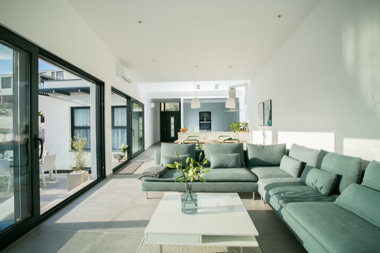 Holiday Home Olive Exclusive - 8 People, Heated Pool, Okrug Gornji, Sea View Trogir Exterior photo