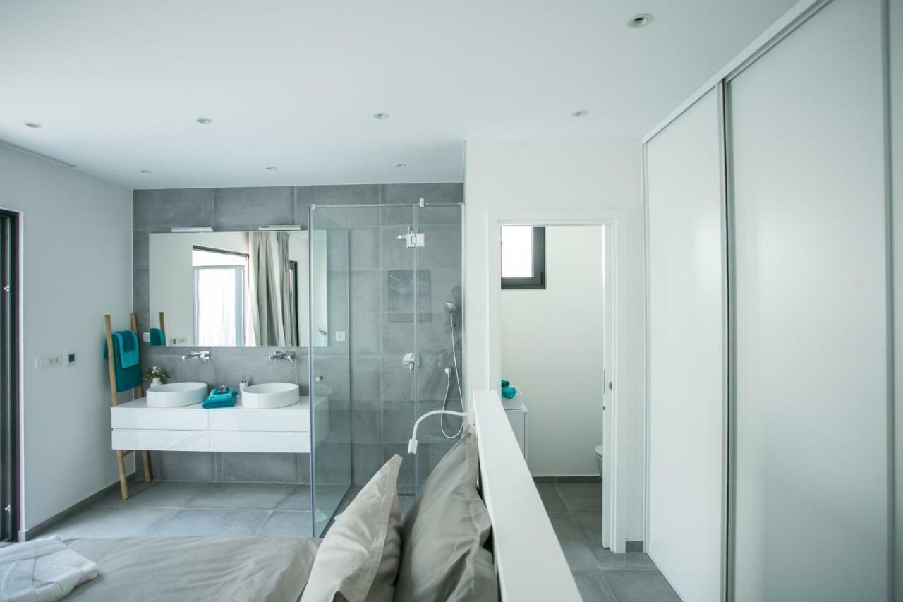 Holiday Home Olive Exclusive - 8 People, Heated Pool, Okrug Gornji, Sea View Trogir Exterior photo