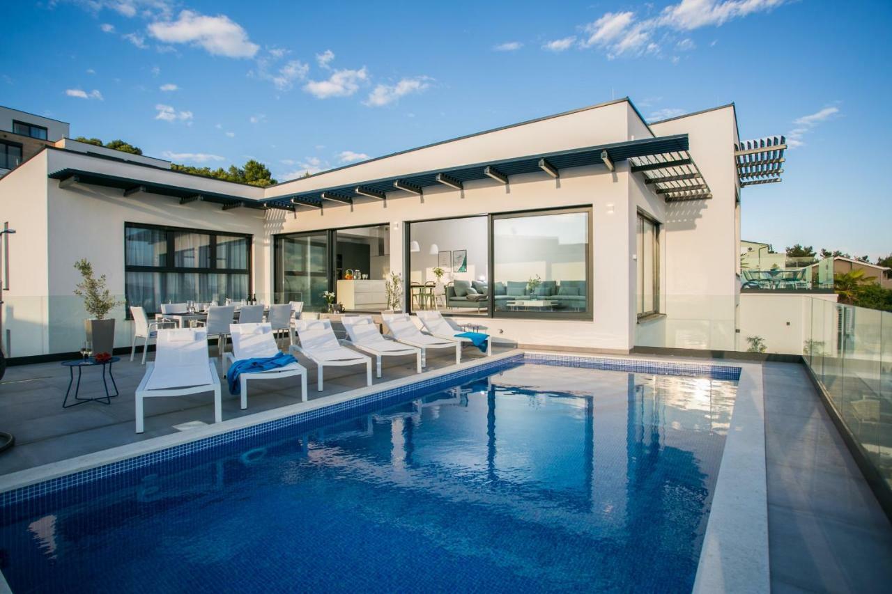 Holiday Home Olive Exclusive - 8 People, Heated Pool, Okrug Gornji, Sea View Trogir Exterior photo